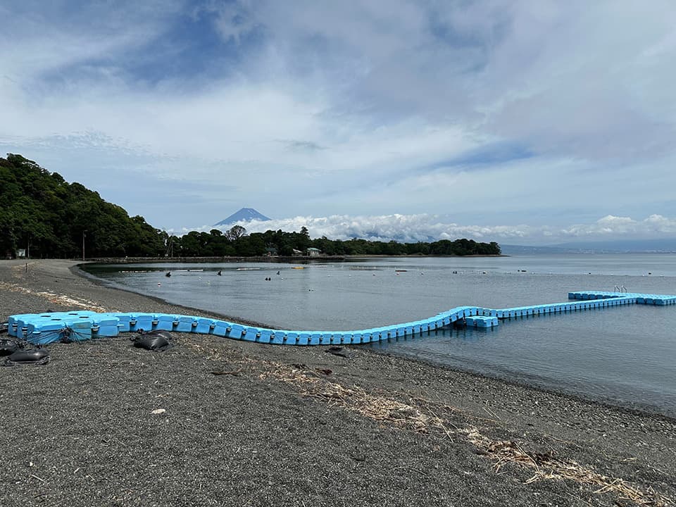 大瀬海水浴場・海上アスレチック