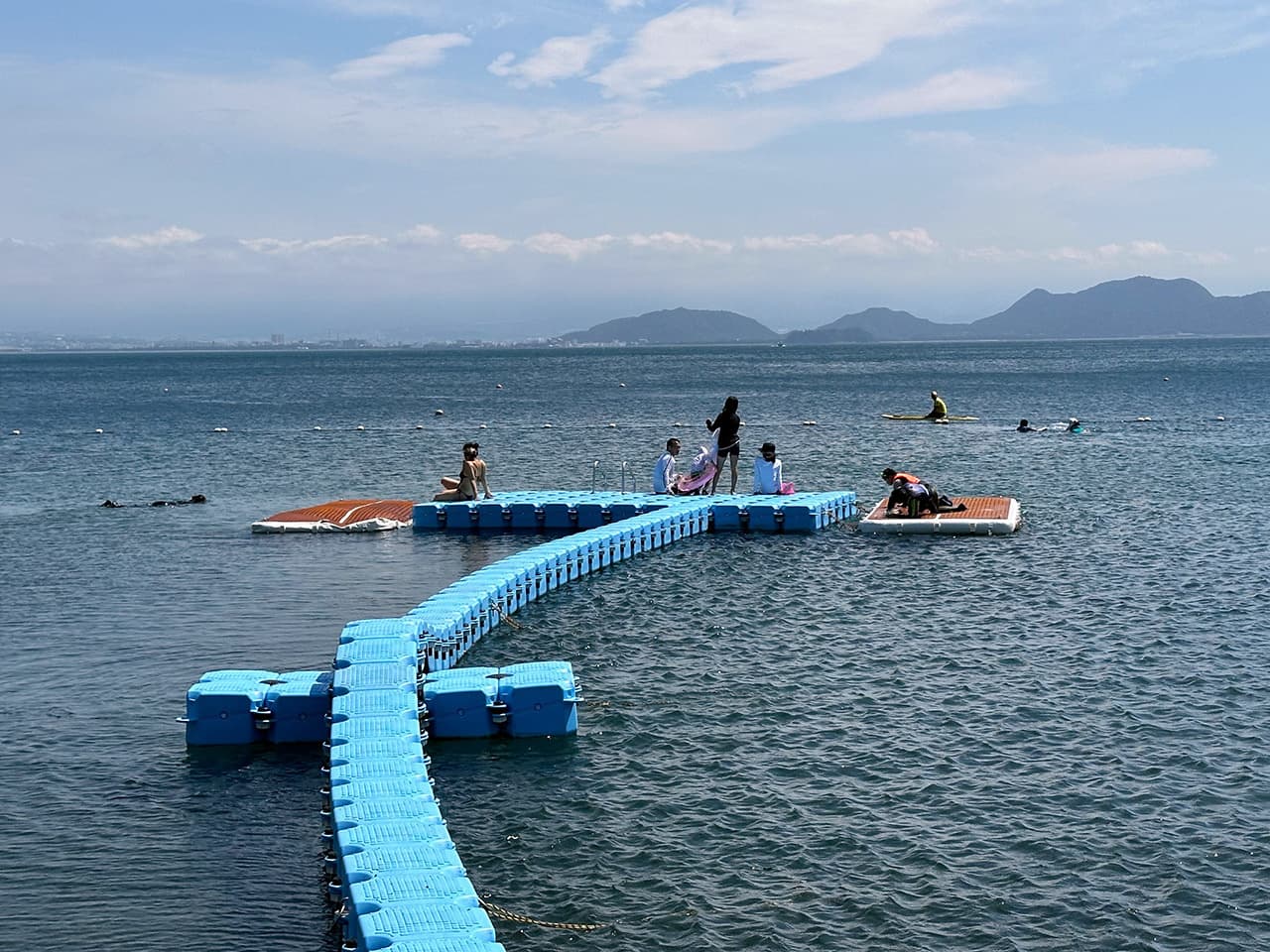 大瀬海水浴場・海上アスレチック